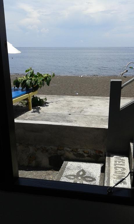 Kadek Homestay Amed Esterno foto